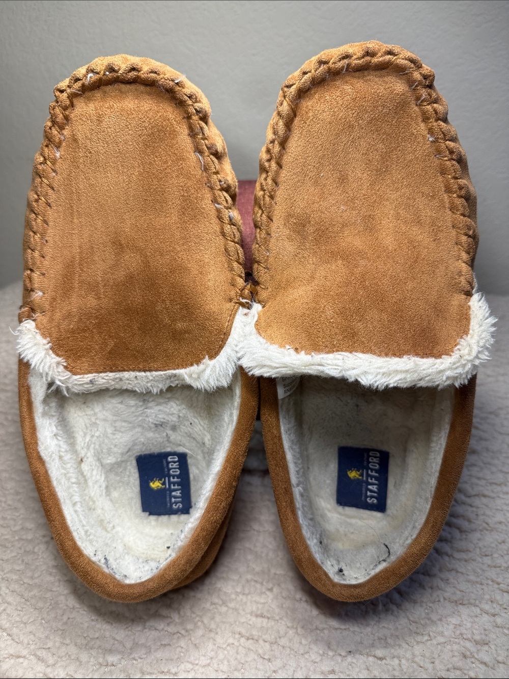 Stafford Tan Faux-Suede Slippers with White Fleece Lining (unisex, size 11-12)